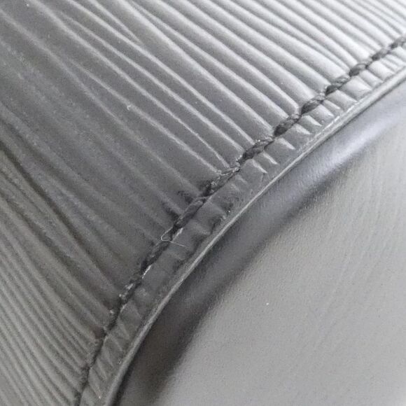 Louis Vuitton Epi Cluny MM M41302 Bag - Picture 4 of 10